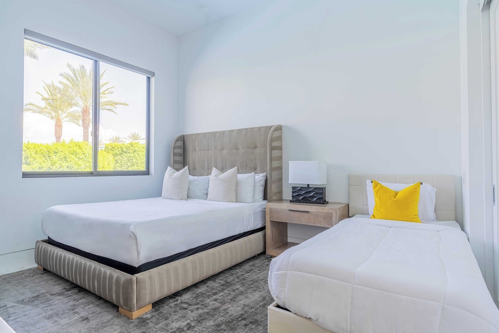 Sleeps 28 2 Luxe Villas w/ Pickleball Court Bravo Villas Dorada by Avantstay