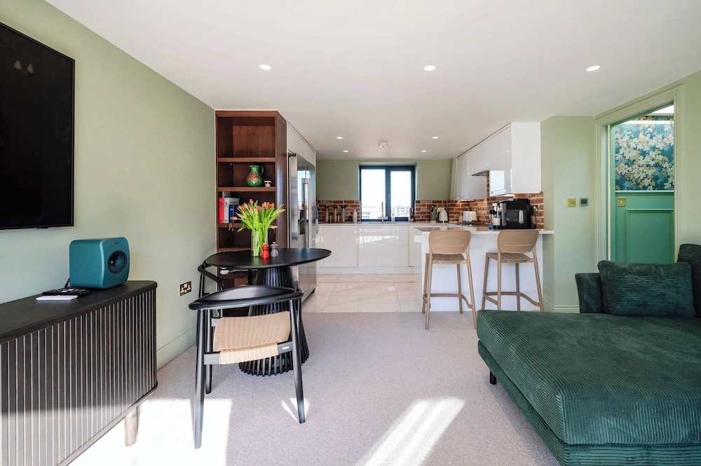 Maison De Brompton With 1 Bedrooms and 1 Bathrooms