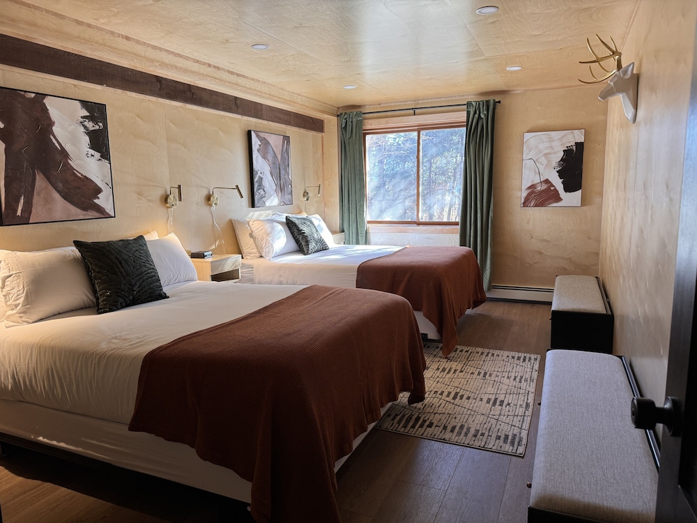 Cascade Lodge