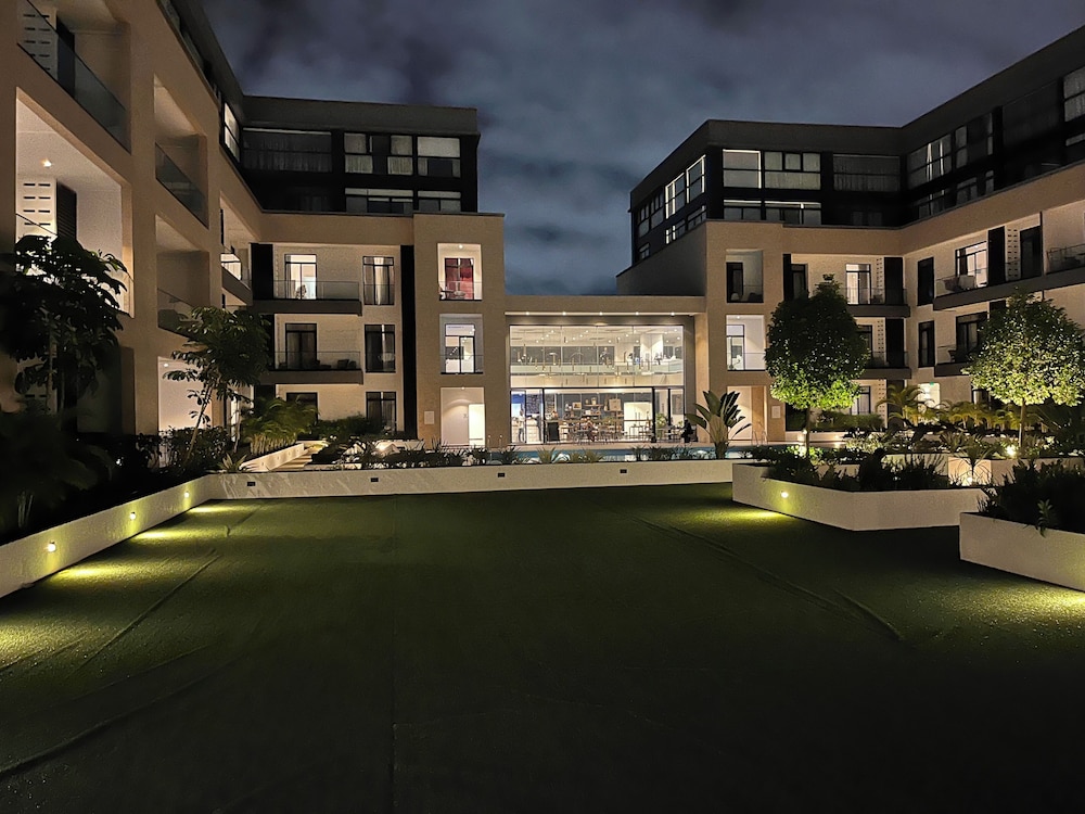 Easy Stay at Embassy Gardens Apartment