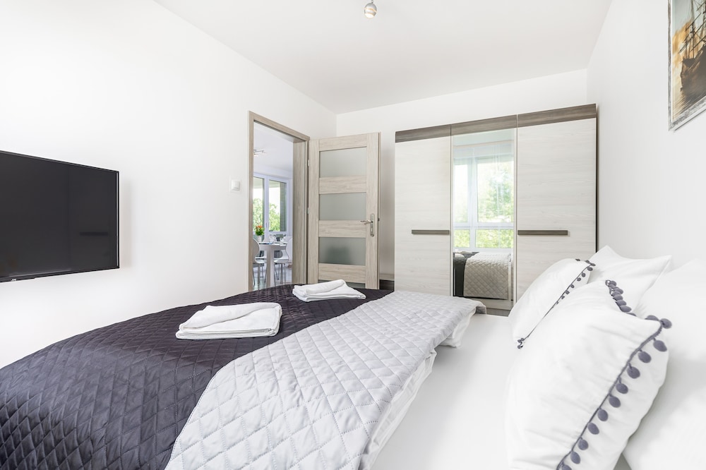 Apartament Deluxe Platany C38 by Renters view 5