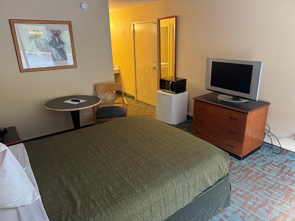 OYO Hotel Harriman near I-40