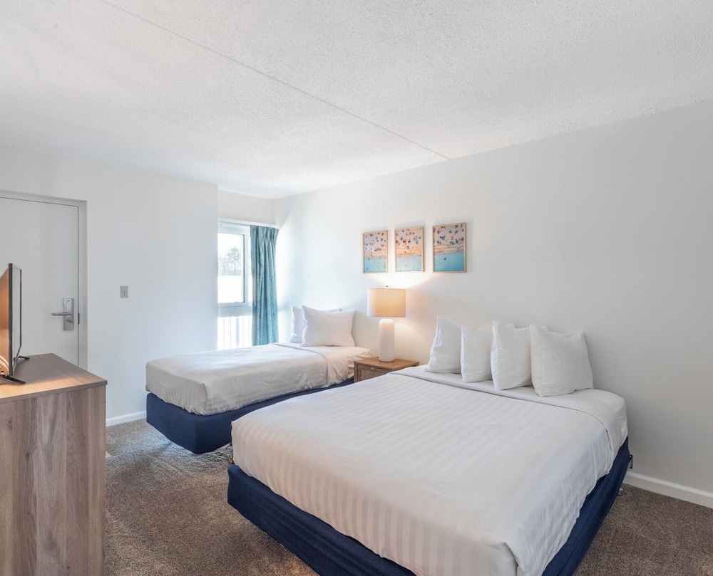 Bay Club Resort by Coolvacay