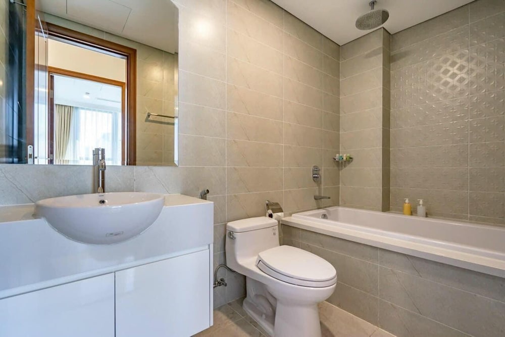 The Celavie Serviced Apartment Landmark