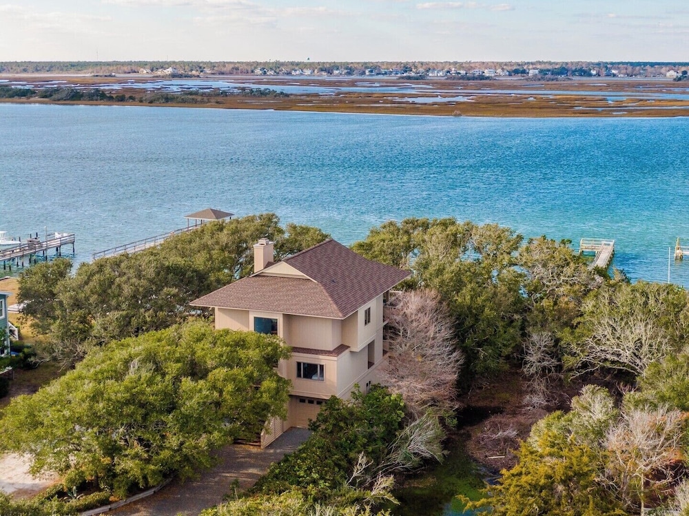 Nicholson Oaks by Topsail Realty