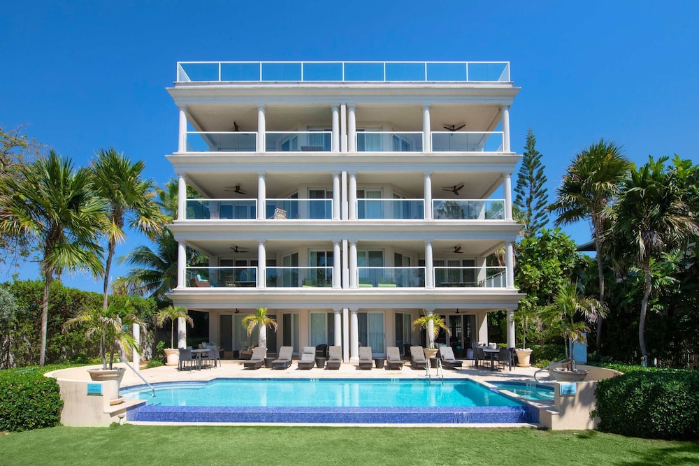 Seabreeze 8 - Luxury 4-bedroom on Seven Mile Beach