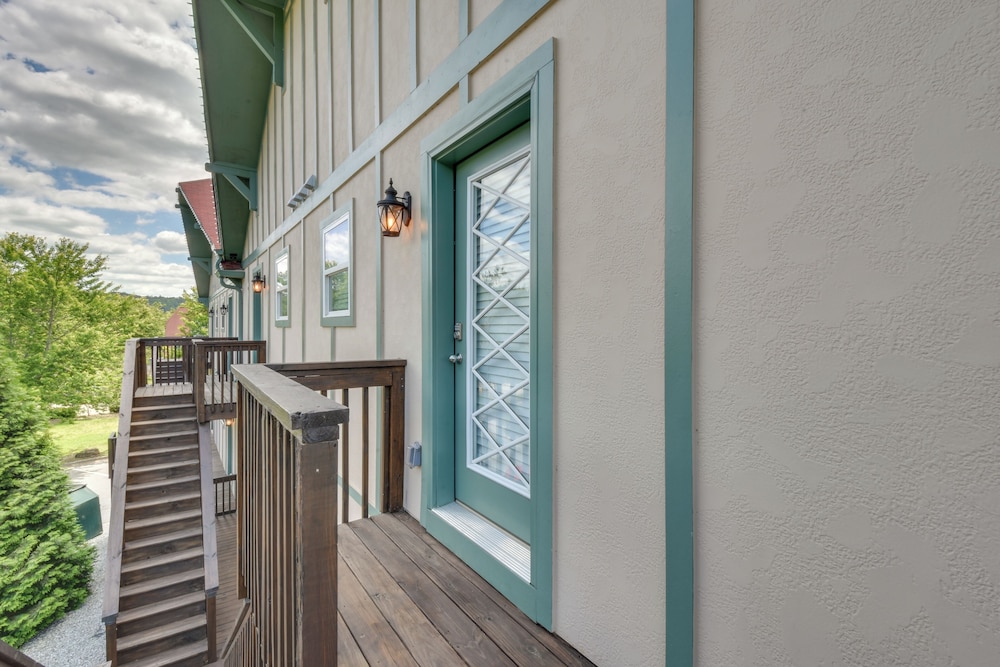 1 Block to Main St & River: Downtown Helen Condo