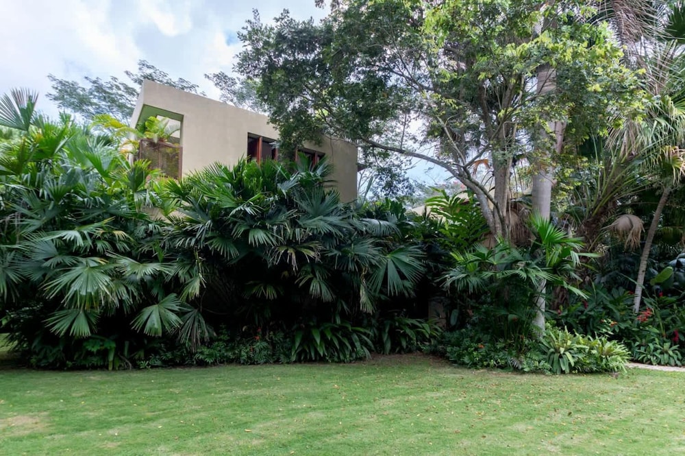 Atonishing 5BR Villa at Mesa de Yeguas