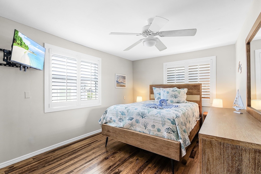 249 Pearl Paradise: 3br/3ba Pool Home! 3 Bedroom Home