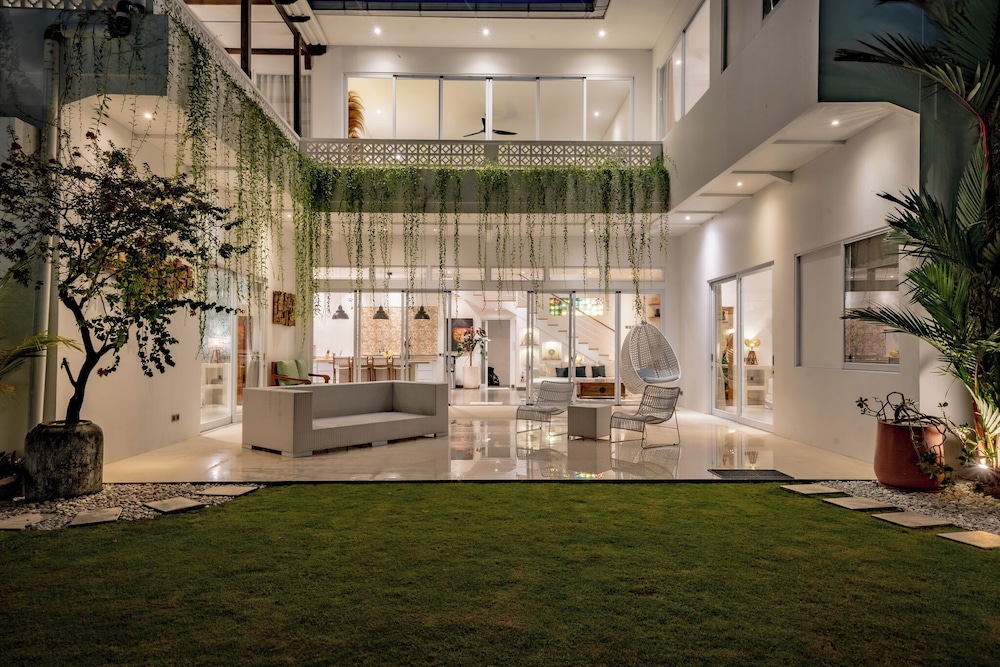 Villa Putih Umalas