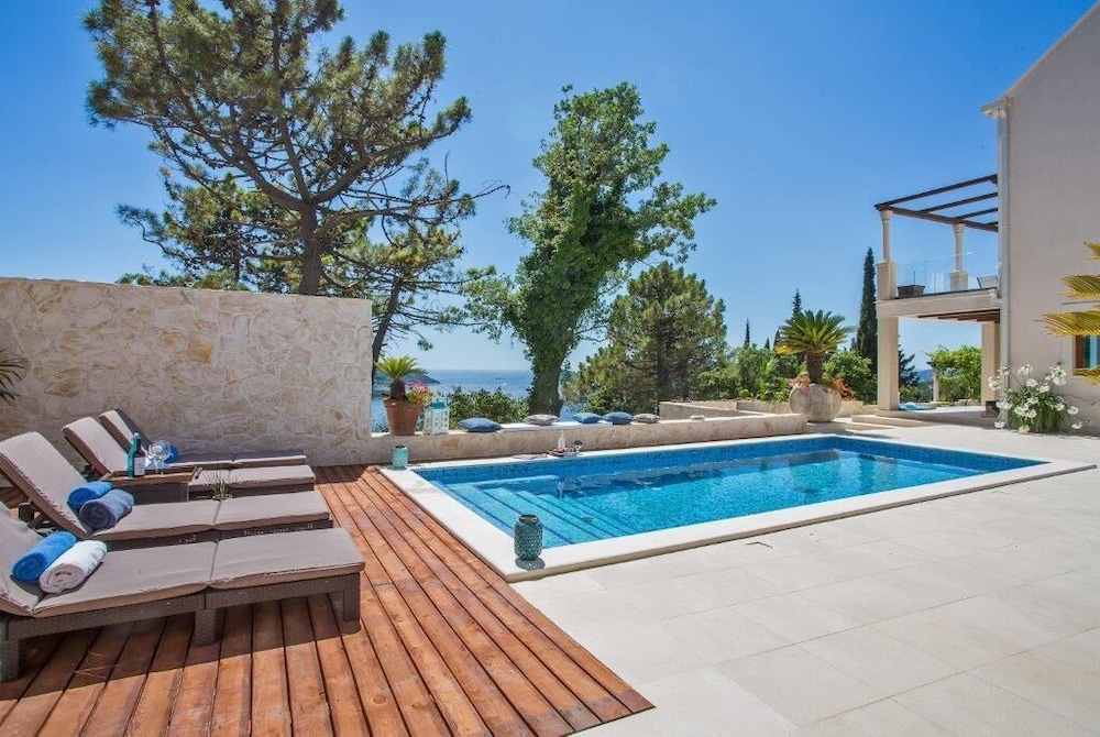 Luxury Villa Dolce Vita with Pool