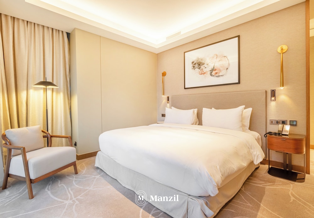 3BR Luxury Living next to Burj Khalifa