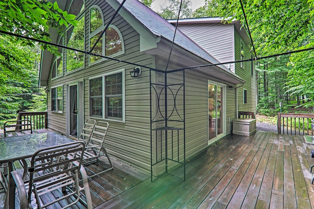 Deck & Resort Amenities: Arrowhead Lake Home! view 5