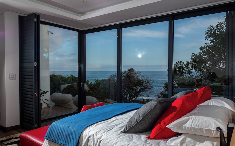 Boutique Ocean Views incorporating Wend