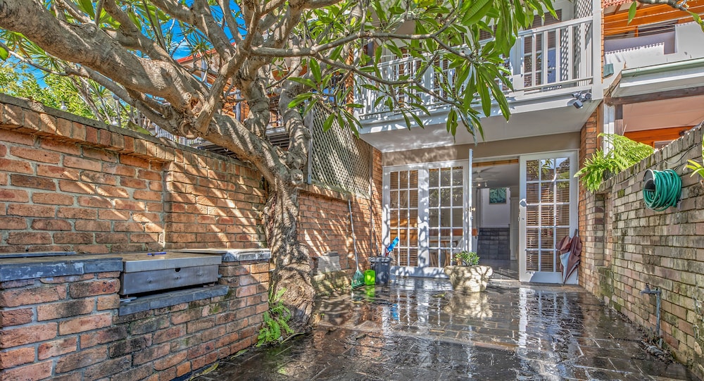 Kozyguru | Glebe | Cozy 2 Bedroom Terrace House