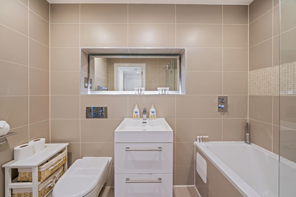Modern 1-Bedroom Flat in Central London