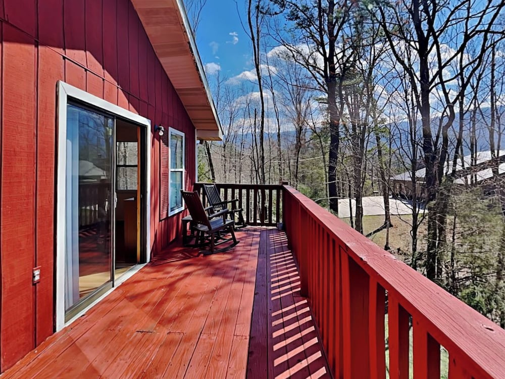 Honey Bear Hideaway by Jackson Mountain Rentals