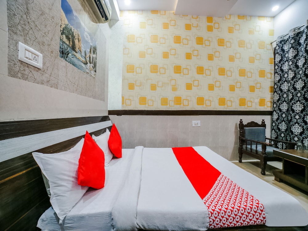 OYO 36289 Hotel Maurvi view 4