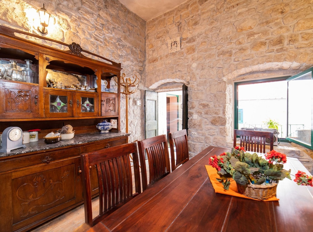Seafront Villa With Furnished Sun Terrace, Close to the Beach
