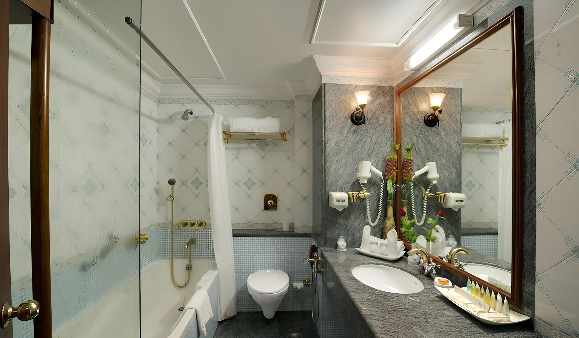 Hotel Babylon International
