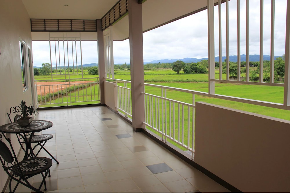 Chiang Kham Grand Villa