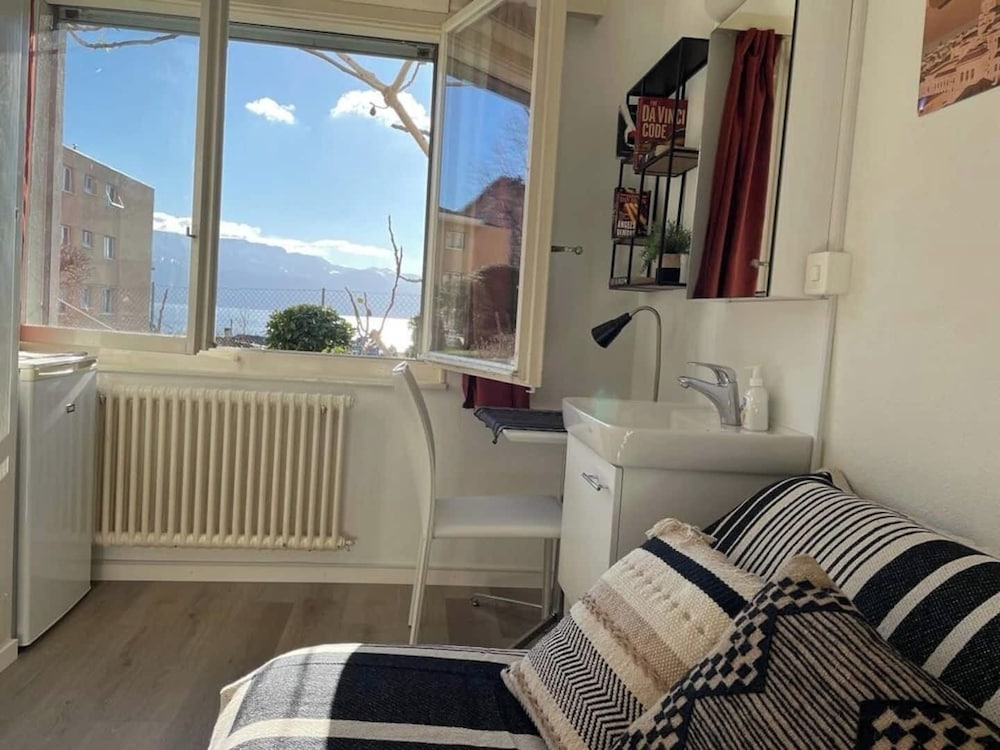 Room-independent Room With Stunning View