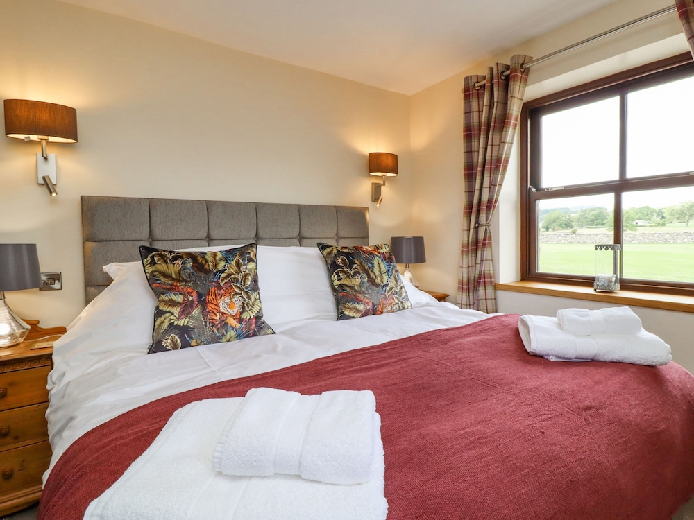 Orcaber Farmhouse
