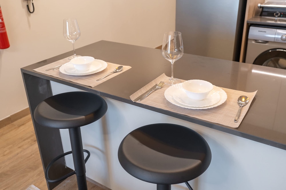 Chic Modern Studio Apartment for 2 in JVC