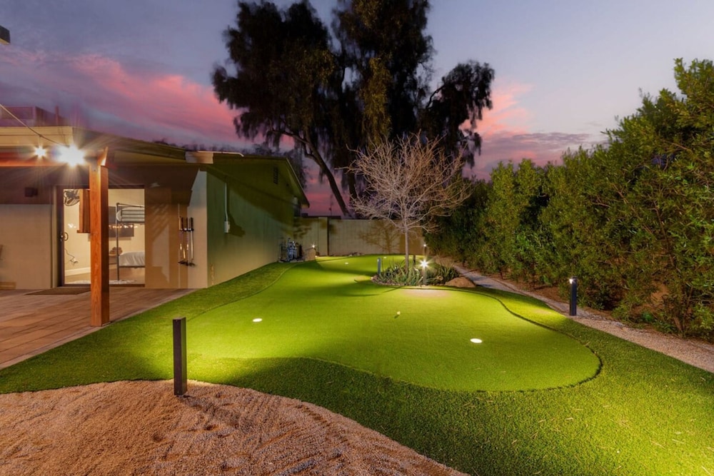 Scottsdale s Largest Hot Tub Davenport Ranch Estate