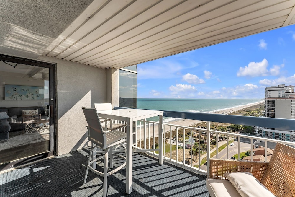 Oceanfront Gem Pool, Balcony, Modern Touch 3 Bedroom Condo