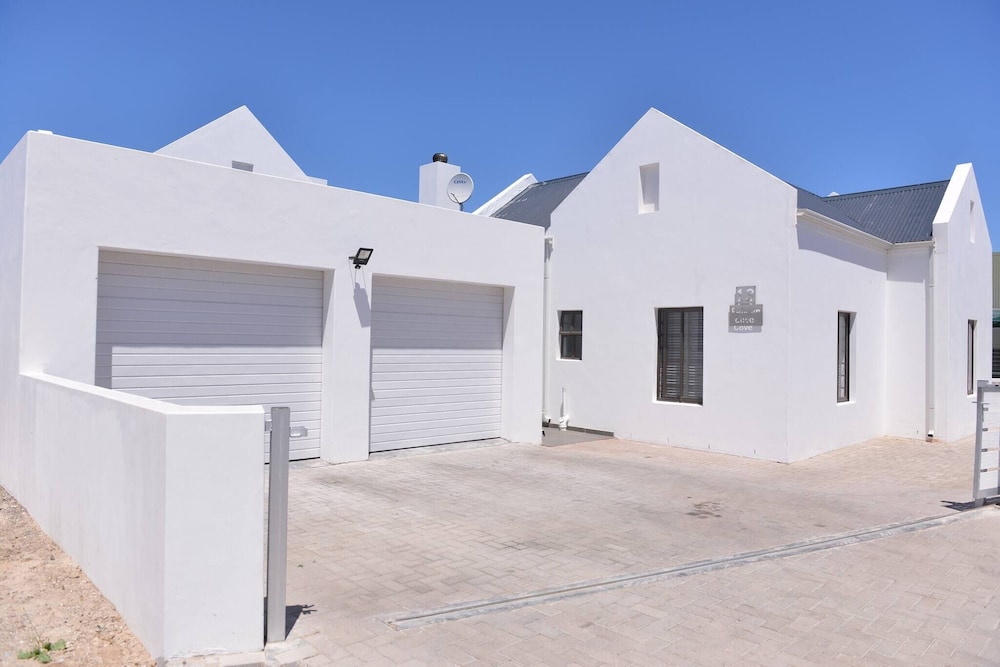 Pelican Cove is a Modern 4-bedroom Holiday Home in Langebaan With Some Sea Views