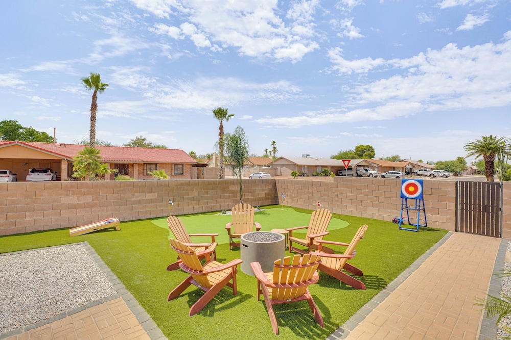 6 Mi to Dtwn: Tucson Gem w/ Outdoor Oasis!