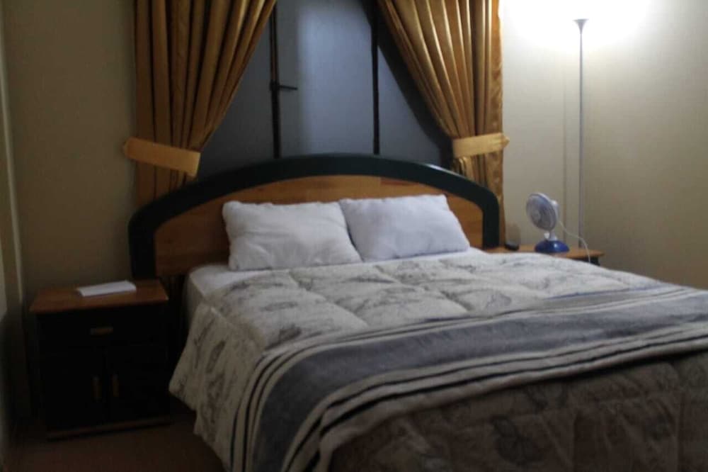 Callao Backpacker - Adults Only view 2