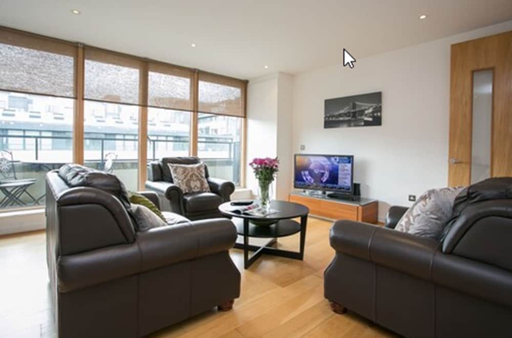 Grand Canal Square Apartments