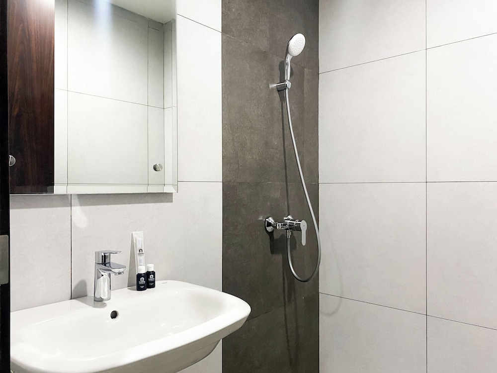 Homey And Nice Studio At Lrt City Bekasi Apartment
