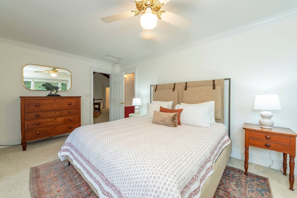 Riverfront Sanctuary Your Mountain Getaway
