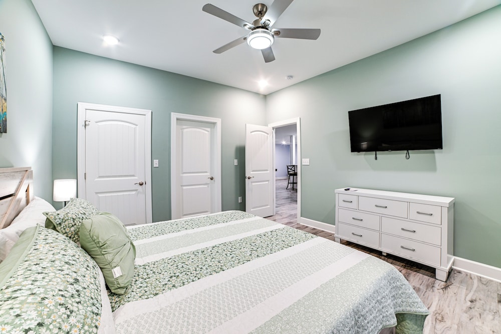 Massive Lake Views & Stunning Sunsets: Waverly Gem