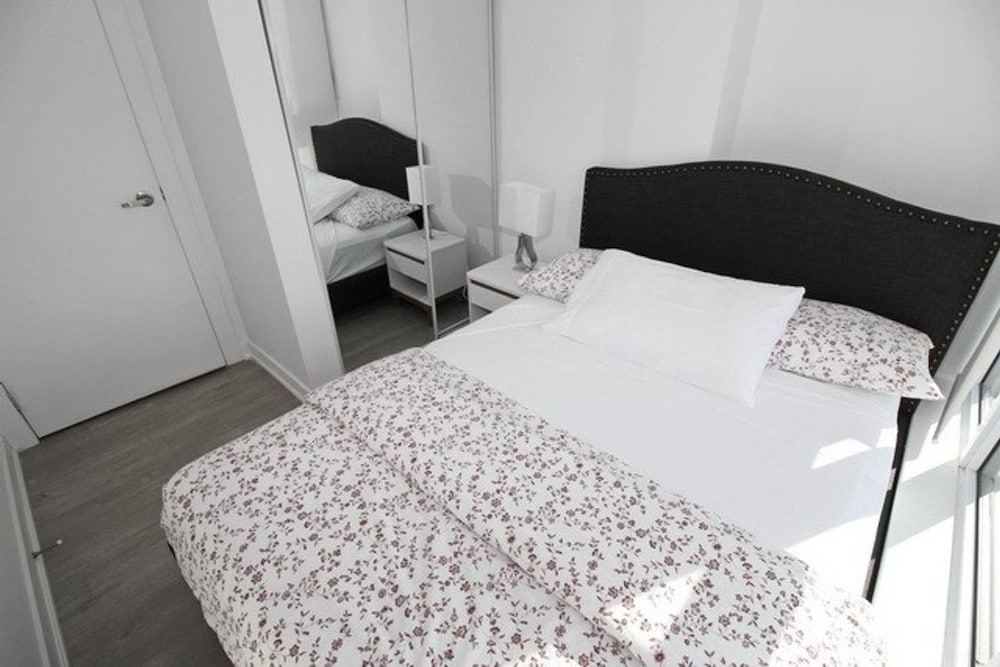 Executive 3Br in Entertainment District - Image 5