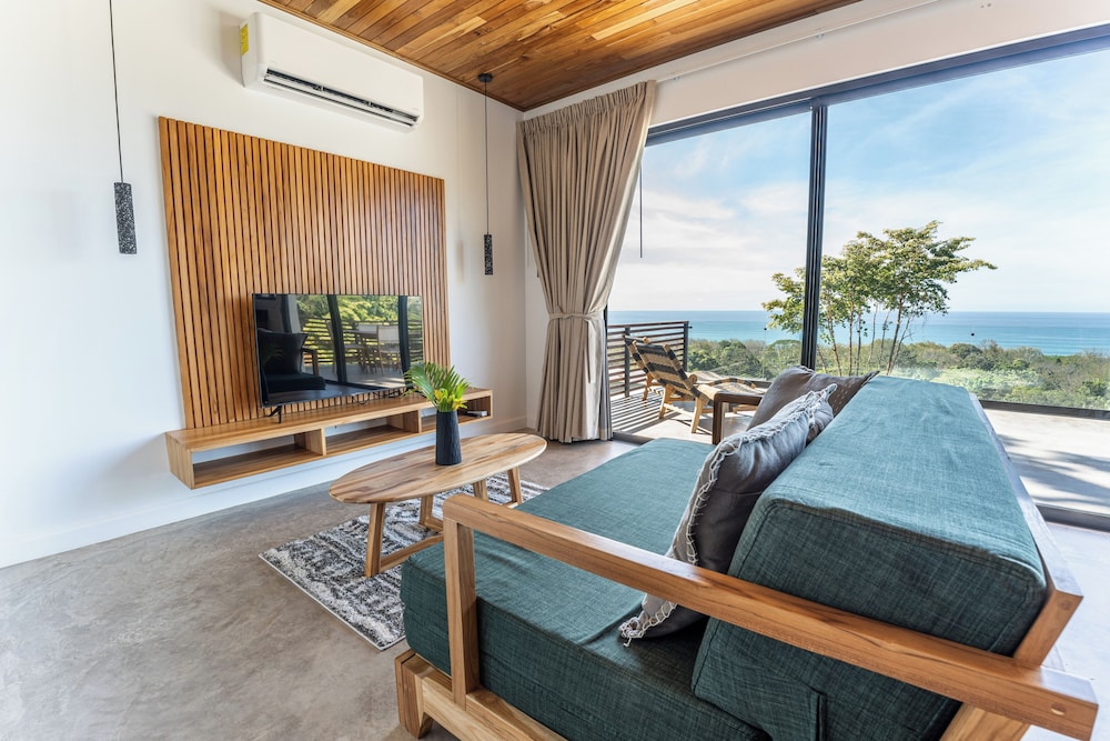 Sea View Paradise Retreat by Sea N' Rent