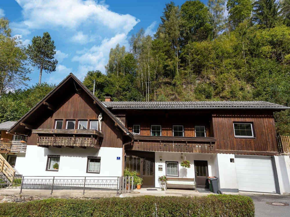 Apartment Feld am See Near Ski Slopes