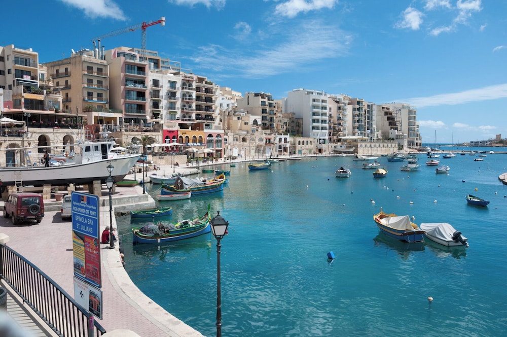 Premier Seafront Living: Ultra-luxury in Sliema