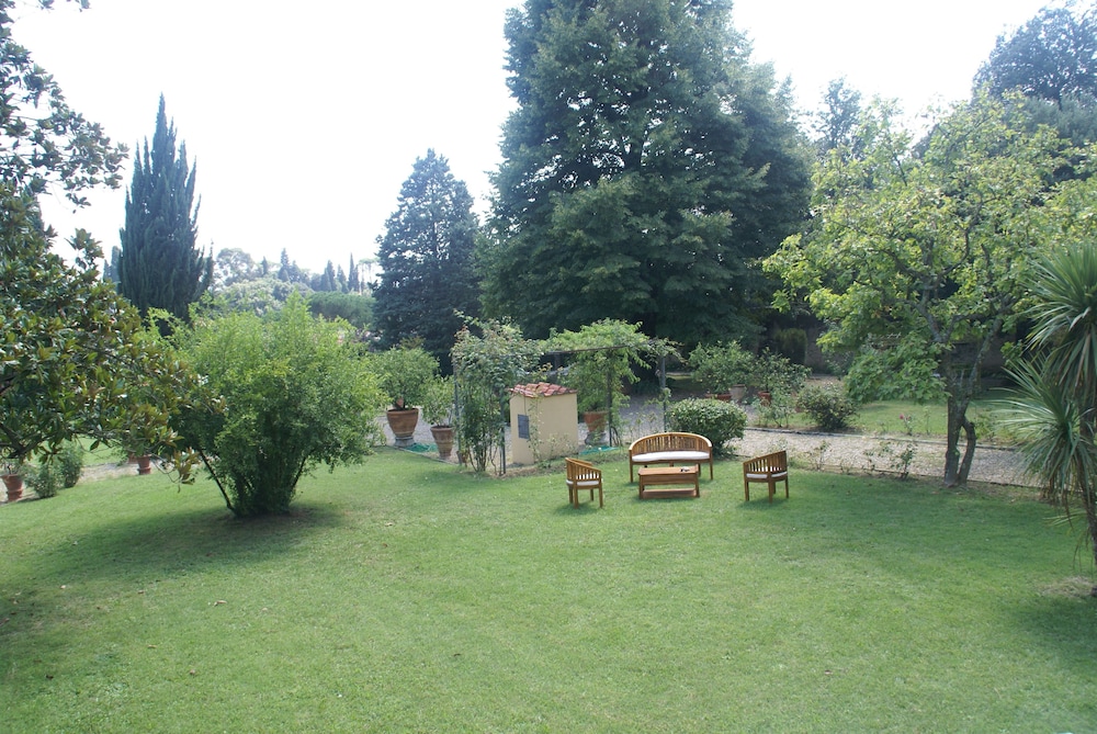 Ape Rosa Relais