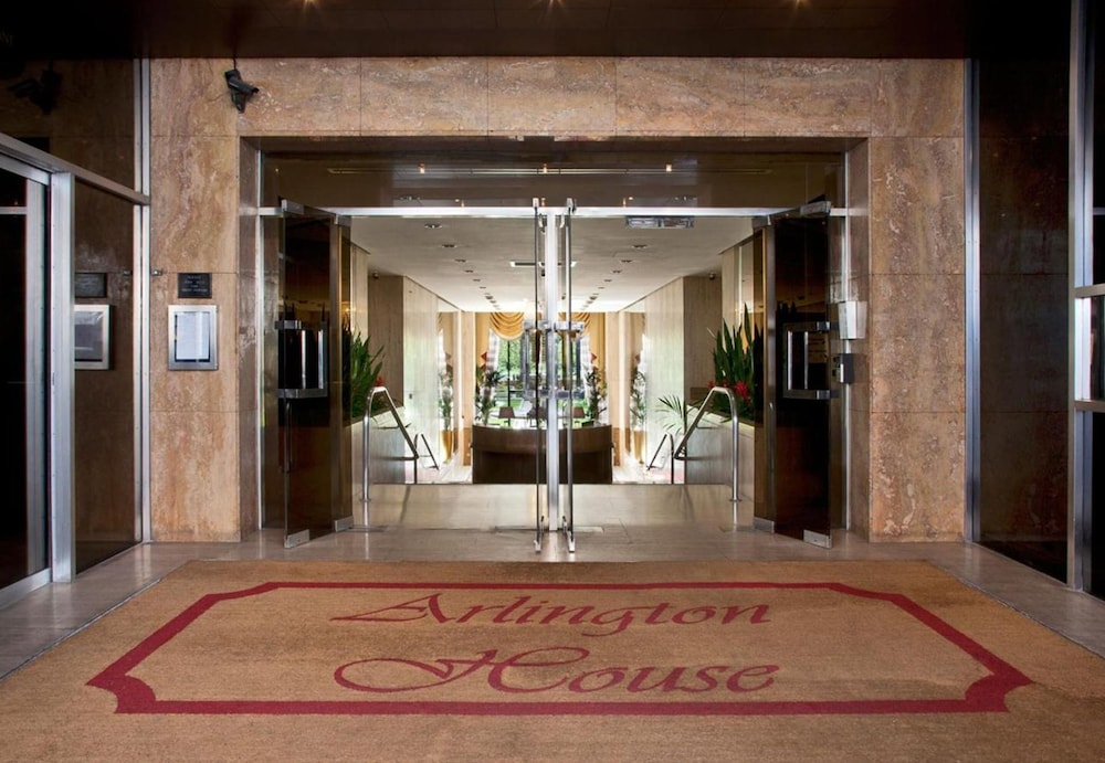 Arlington House