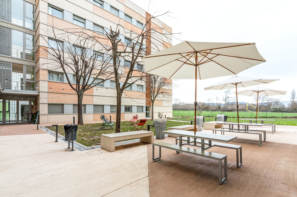 Albergue Residencia Universitaria Resa Los Abedules - Campus Accomodation