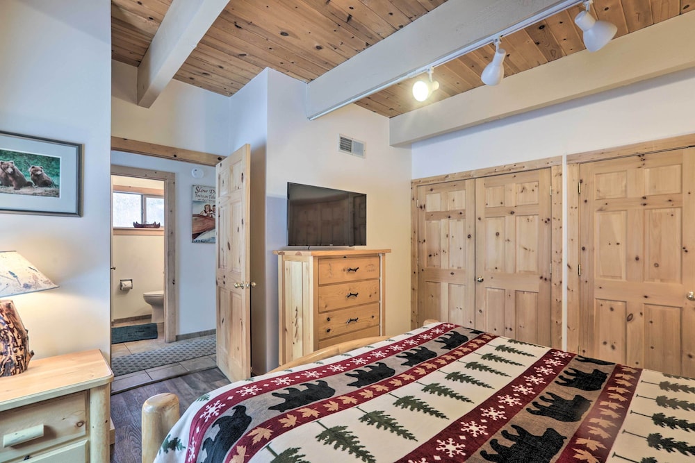 Lake Tahoe Vacations - Incline Village Cabin 3 Mi to Lake Tahoe! - Property Image 5