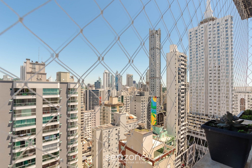 Apartamentos a 400 m da Praia em BC - CEV