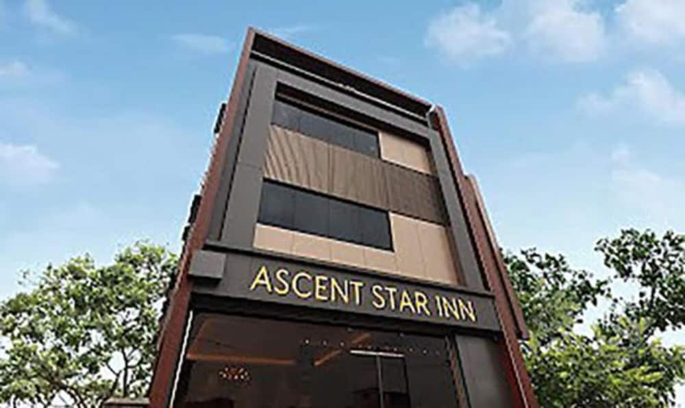 FabExpress Ascent Star Inn