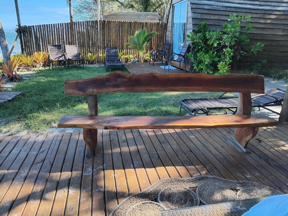 Beachfront Cabins in Bahia – OTX