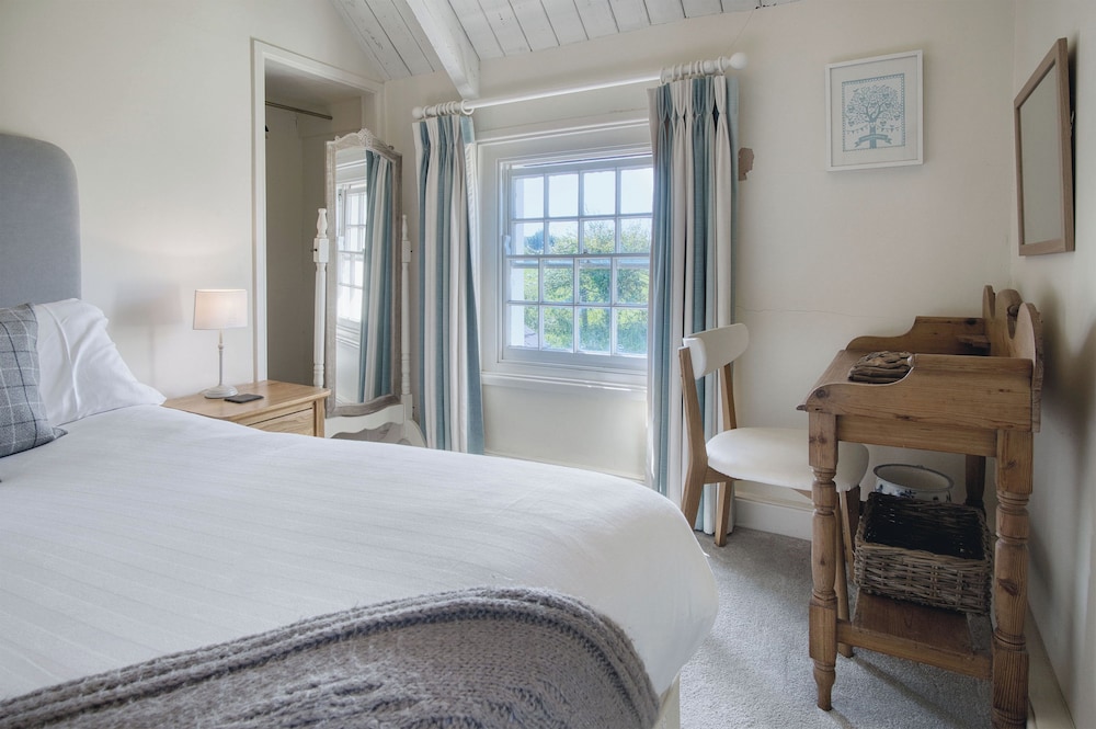 Dollars Cottage - 4 Bed - Llangennith view 2