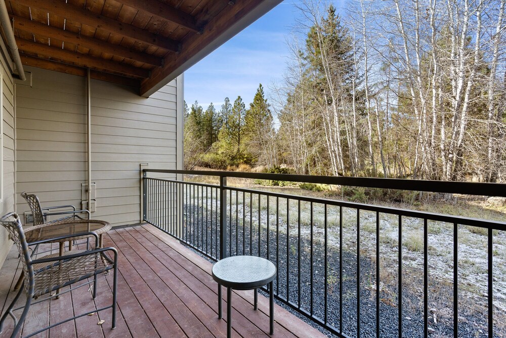Seventh Mountain 2015 1 Bedroom Condo by RedAwning view 5